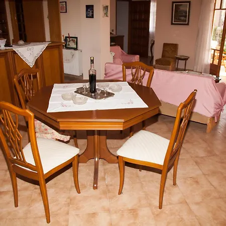 Lixouri Central Residence Apartman *